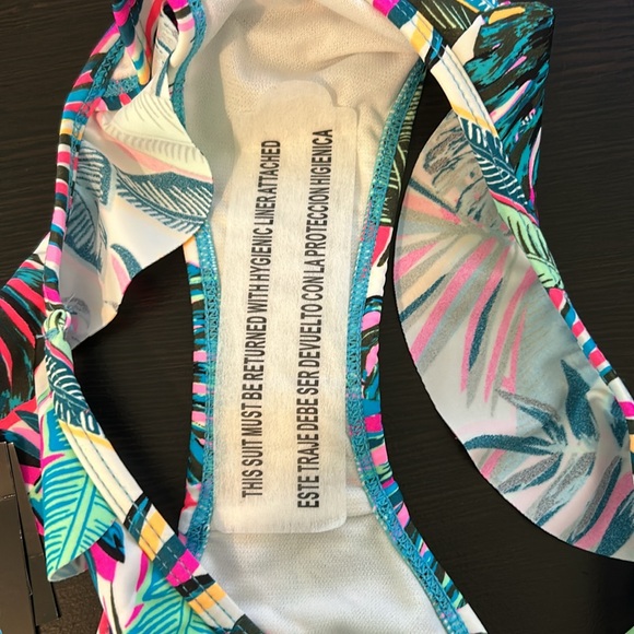 NWT 2 pice bikini set by California waves. Top bra size M and bottom icky size S - Picture 11 of 11